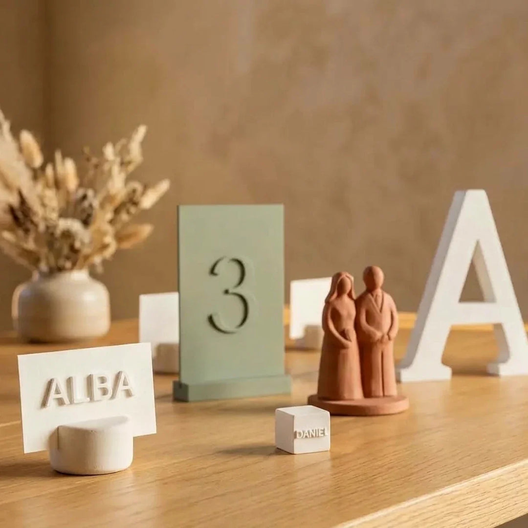 Detalles de boda personalizados con nombre en PLA mate