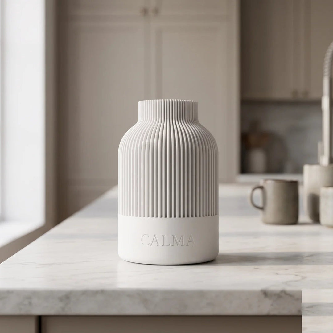 Customizable Japandi vase with name, color and font style, ideal for the kitchen
